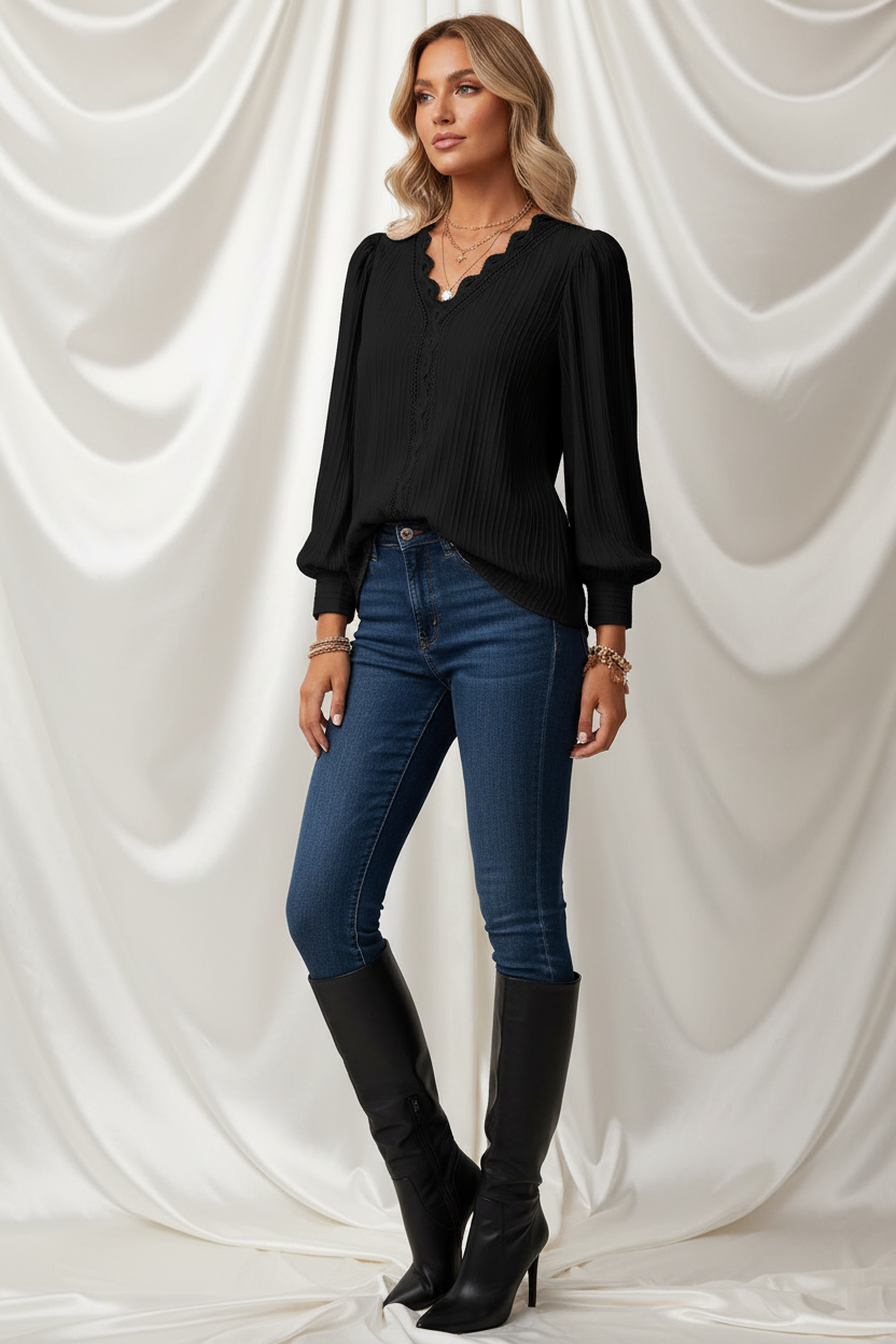 Casual Top met V-Hals, Lange Mouwen en Kant