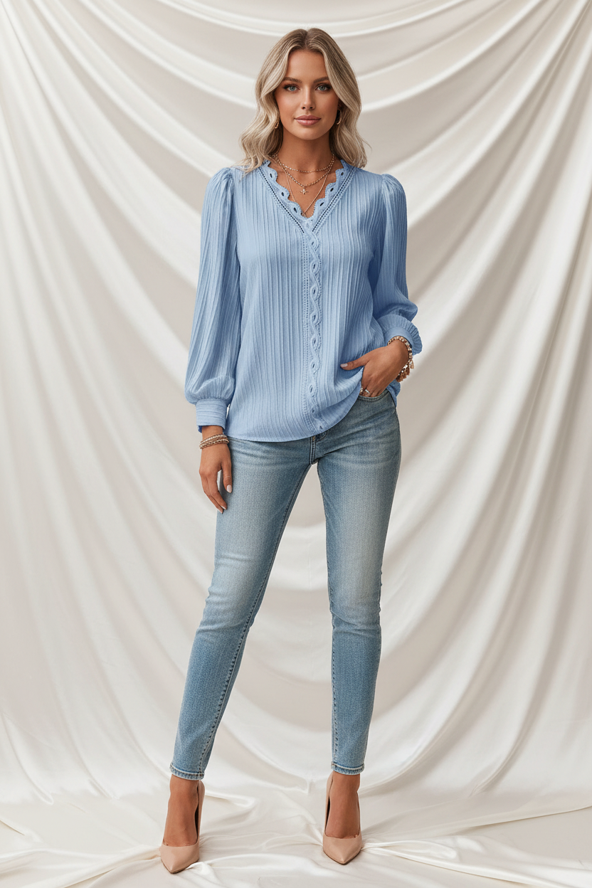 Casual Top met V-Hals, Lange Mouwen en Kant