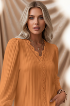 Casual Top met V-Hals, Lange Mouwen en Kant
