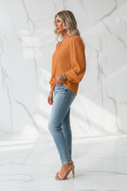 Casual Top met V-Hals, Lange Mouwen en Kant
