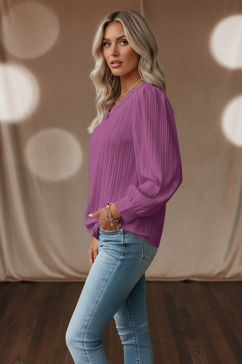 Casual Top met V-Hals, Lange Mouwen en Kant